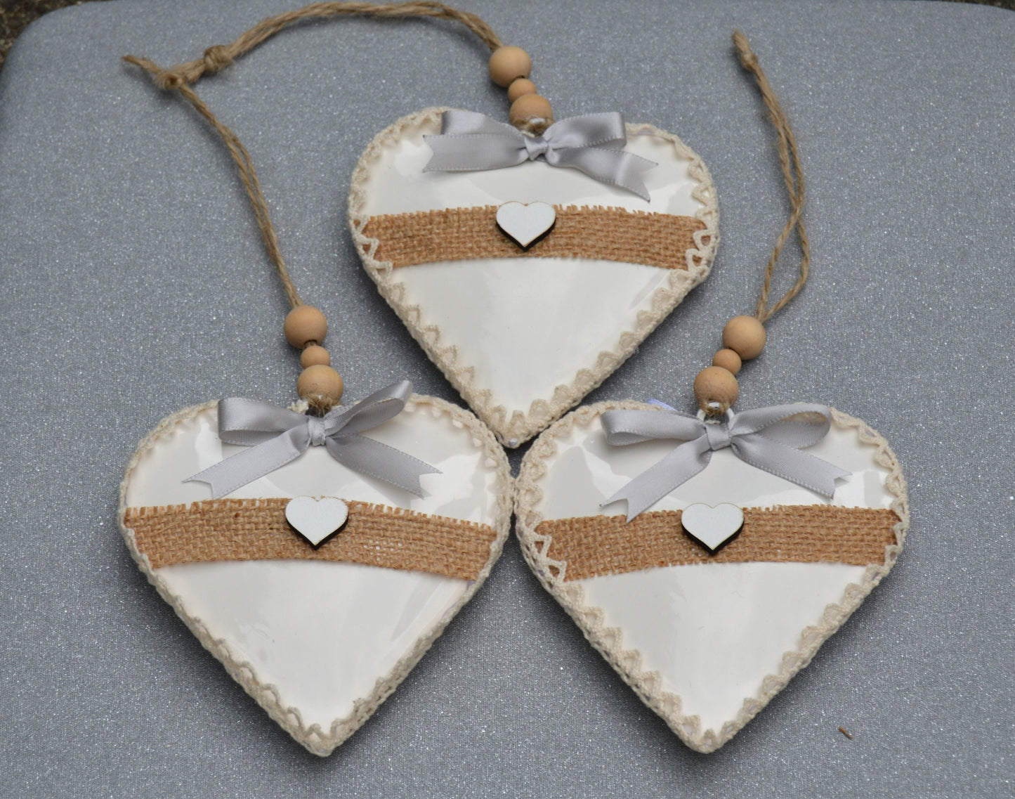 White Enamel Hanging Heart 10cm. Calon Gwyn, Wedding, Priodas.