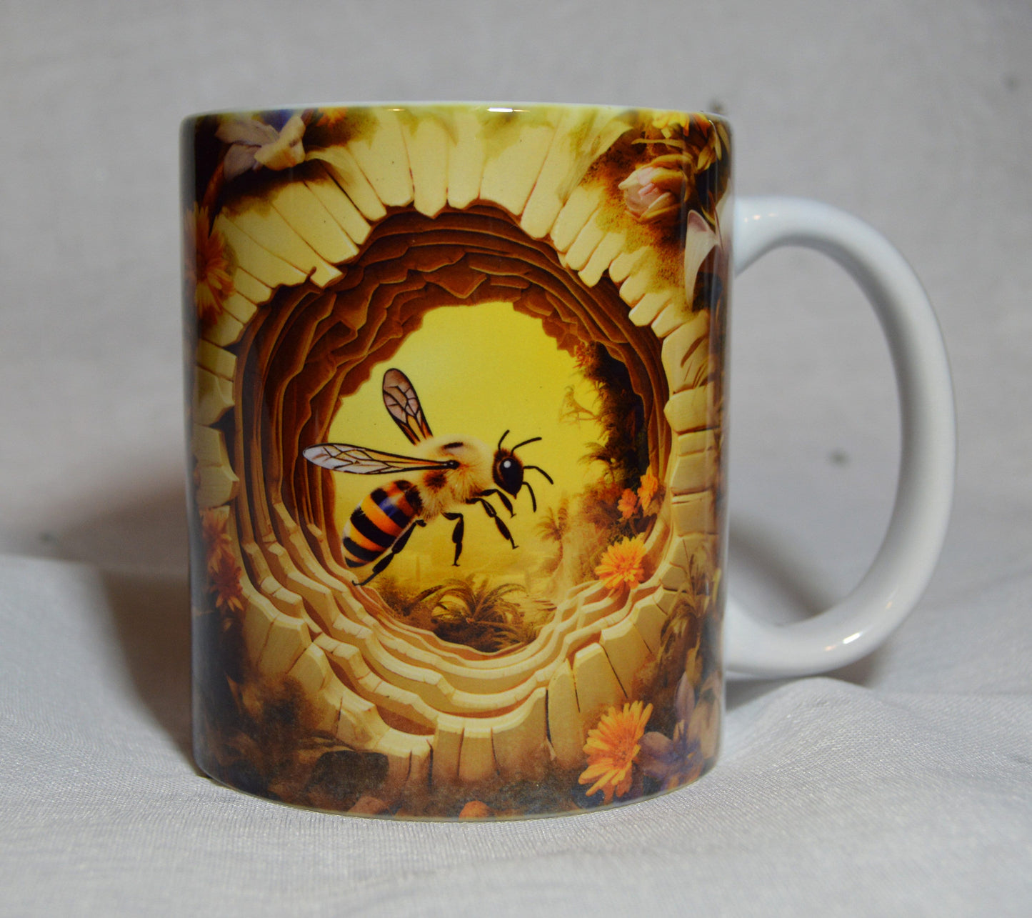 Bee and Butterfly Themed Mugs, Mygiau Thema Bee a Glöynnod Byw