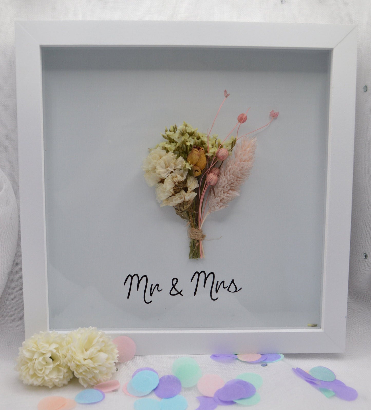 Dried Flowers Plaque, Frame, Thick white wooden frame, size 20cm, Home, Love, Mr & Mrs.