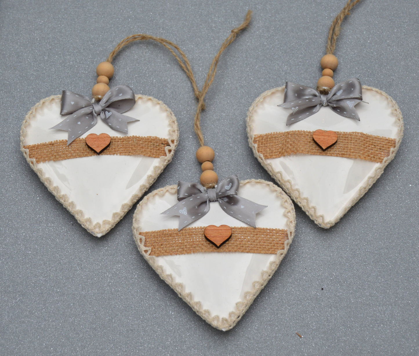 White Enamel Hanging Heart 10cm. Calon Gwyn, Wedding, Priodas.